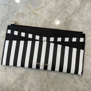 Henri Bendel wallet